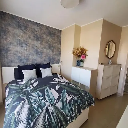 Magnifique Vue Mer, 2 Chambres, Grande Terrasse Et Parking *