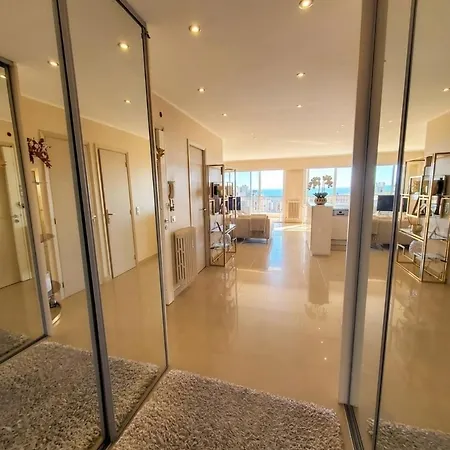 Cannes Magnifique Vue Mer, 2 Chambres, Grande Terrasse Et Parking Lägenhet